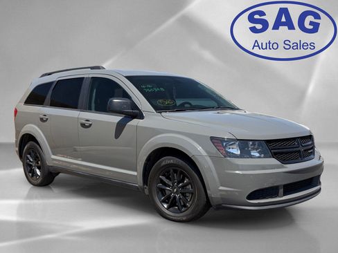 Used 2020 Dodge Journey SE w/ SE Popular Equipment Group FWD image 2
