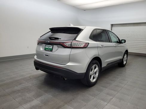 Used 2017 Ford Edge SE FWD image 9