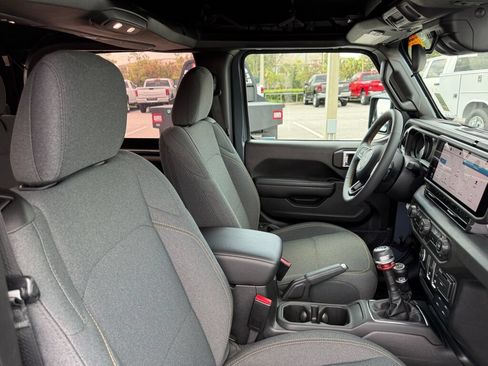 Used 2024 Jeep Wrangler Sport AWD/4WD image 11