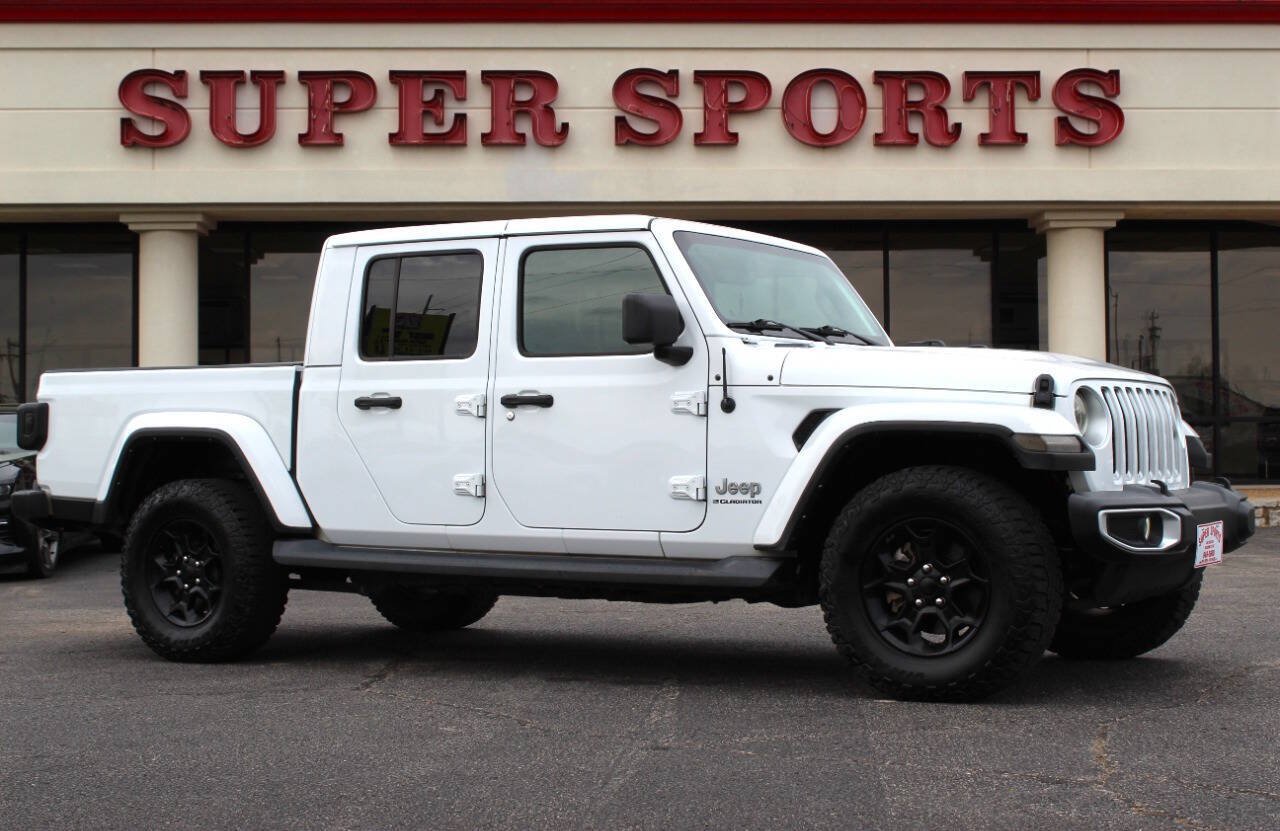 Used 2023 Jeep Gladiator Overland w/ Cold Weather Group AWD/4WD image 1