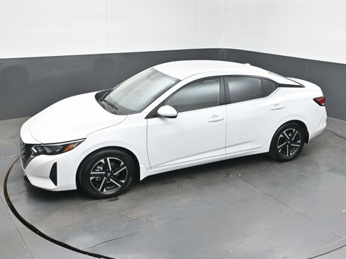 Used 2025 Nissan Sentra SV w/ All-Weather Package image 32