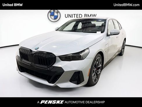New 2026 BMW 550e xDrive AWD/4WD image 1