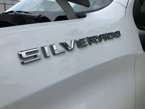 Used 2019 Chevrolet Silverado 1500 Custom w/ Custom Convenience Package RWD image 11