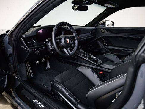 Certified 2026 Porsche 911 GT3 RWD image 4