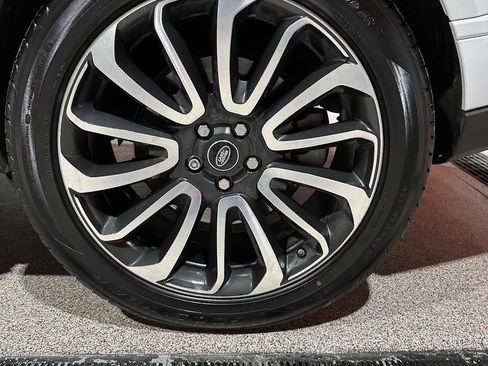 Used 2019 Land Rover Range Rover Long Wheelbase Supercharged image 8