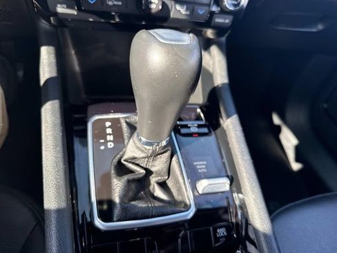 Used 2025 Jeep Compass Limited AWD/4WD image 32