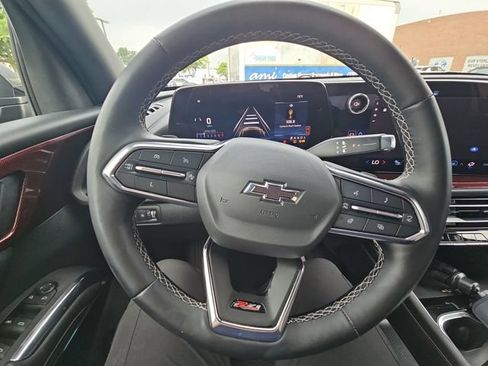 Used 2024 Chevrolet Traverse Z71 AWD/4WD image 35