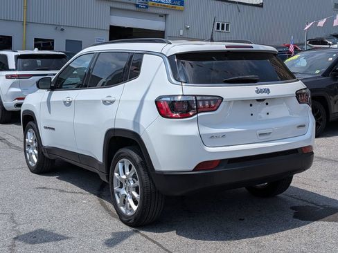 Used 2022 Jeep Compass Latitude AWD/4WD image 9