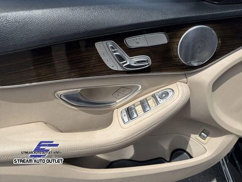 Used 2021 Mercedes-Benz C 300 4MATIC Sedan image 11