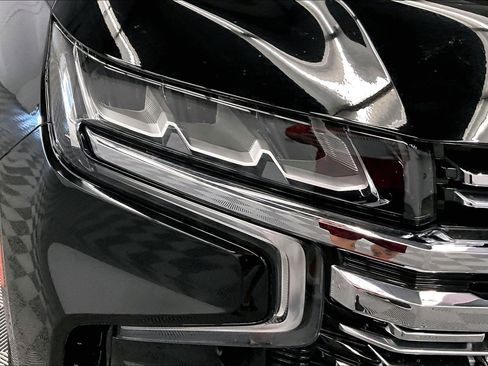 Used 2023 Chevrolet Suburban Premier AWD/4WD image 36