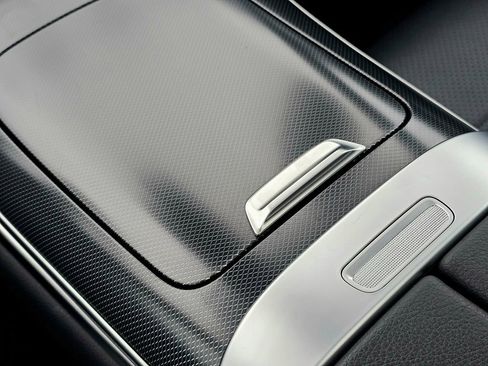 Used 2024 Mercedes-Benz GLC 300 4MATIC image 39