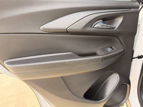 Used 2024 Chevrolet TrailBlazer RS w/ Convenience Package image 21