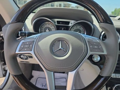 Used 2016 Mercedes-Benz SL 550 image 21