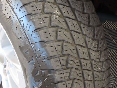 Used 2025 Chevrolet Silverado 1500 LT w/ LPO, Dark Essentials Package image 7