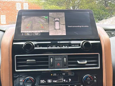 Used 2022 INFINITI QX80 Sensory image 22