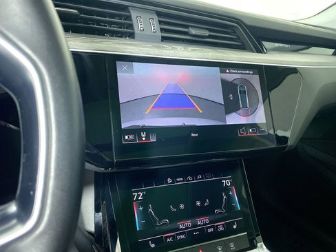 Certified 2022 Audi e-tron Premium w/ Convenience Plus Package AWD/4WD image 5