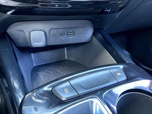 Used 2024 Chevrolet Trax RS FWD image 36
