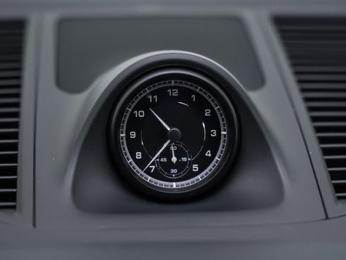 Used 2025 Porsche Macan image 21