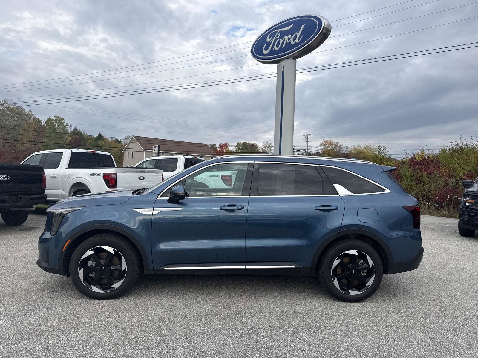 Used 2025 Kia Sorento EX AWD/4WD image 4