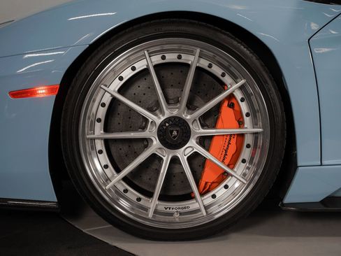 Used 2018 Lamborghini Aventador S image 15