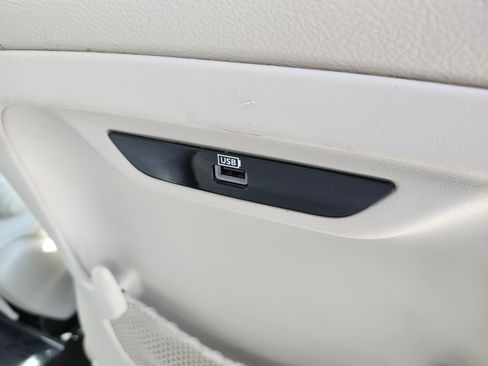 Used 2018 Chrysler Pacifica Touring-L w/ Premium Audio Group FWD image 20
