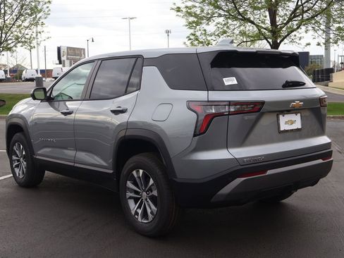 New 2026 Chevrolet Equinox LT w/ Convenience Package II FWD image 5