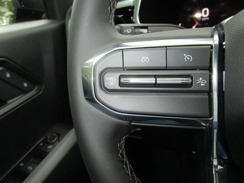 New 2026 GMC Canyon Elevation w/ Convenience Package image 32