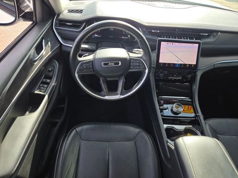 Certified 2022 Jeep Grand Cherokee L Limited AWD/4WD image 18