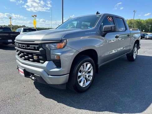 Used 2023 Chevrolet Silverado 1500 Custom AWD/4WD image 16