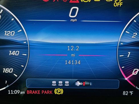 Used 2026 Mercedes-Benz GLC 300 4MATIC image 19
