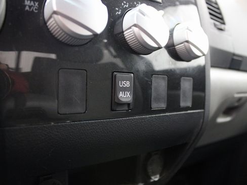 Used 2012 Toyota Tundra 4x4 Double Cab image 45