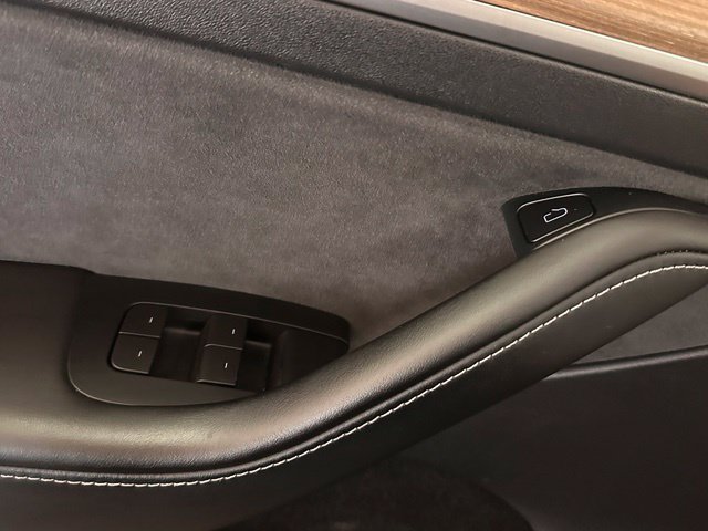Used 2023 Tesla Model Y Long Range AWD/4WD image 18