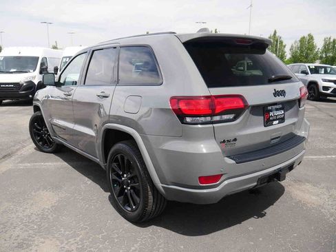 Used 2022 Jeep Grand Cherokee Altitude AWD/4WD image 20