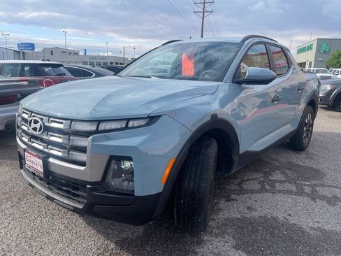 Used 2025 Hyundai Santa Cruz SEL FWD image 2