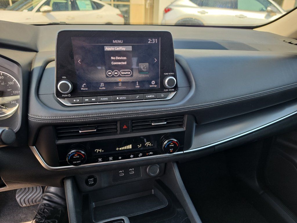 Used 2025 Nissan Rogue SV FWD image 10