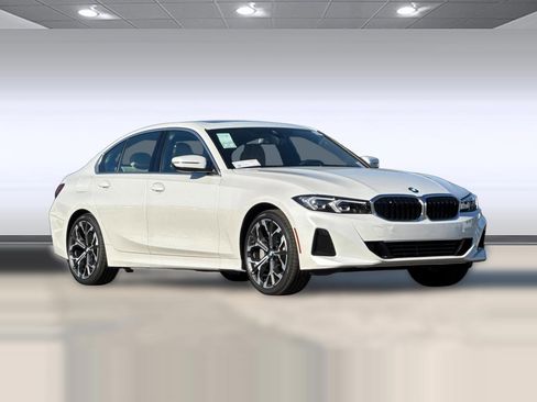 Used 2026 BMW 330i Sedan w/ Premium Package image 7