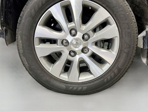 Used 2016 Toyota Tundra Limited w/ Limited Premium Package AWD/4WD image 14