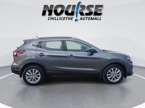 Used 2022 Nissan Rogue Sport SV w/ Technology Package image 9