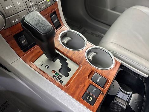 Used 2010 Toyota Highlander Limited AWD/4WD image 18