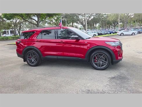 Used 2025 Ford Explorer ST-Line w/ Premium Package image 38