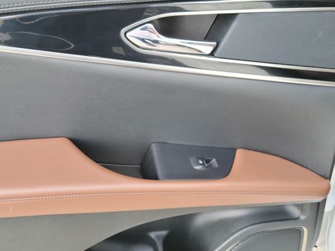 Used 2020 Lincoln Nautilus Reserve FWD image 8