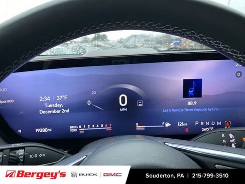 Certified 2025 Buick Envision Sport Touring image 14