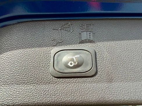 Used 2019 Ford Escape SEL image 14