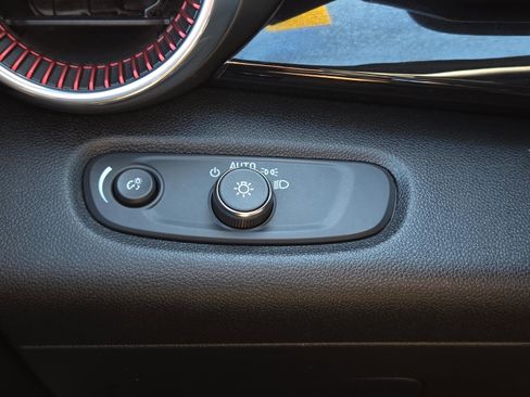 Used 2024 Chevrolet Trax RS w/ Driver Confidence Package image 24