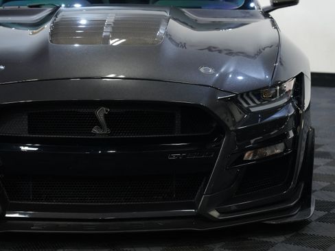 Used 2022 Ford Mustang Shelby GT500 w/ Carbon Fiber Track Pack RWD image 11