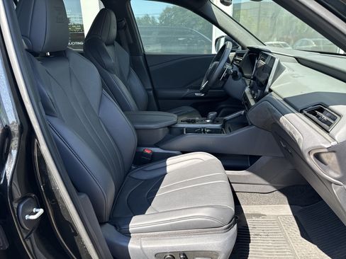 Used 2025 Lexus TX 500h AWD w/ Technology Package image 2
