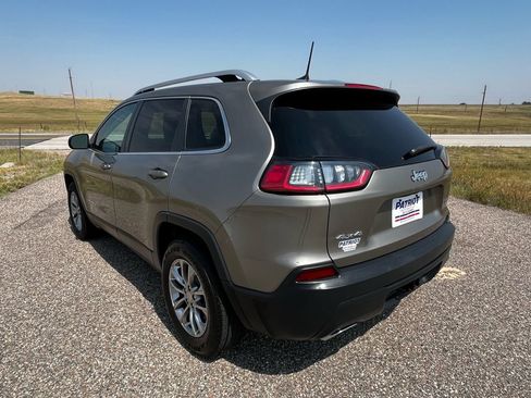 Used 2019 Jeep Cherokee Latitude Plus AWD/4WD image 3