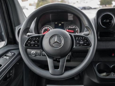 Used 2024 Mercedes-Benz Sprinter 2500 image 26