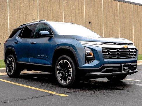 New 2026 Chevrolet Equinox LT AWD/4WD image 2