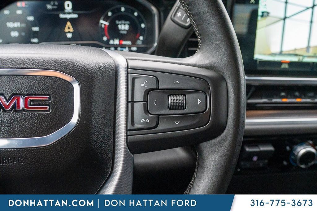 Used 2025 GMC Sierra 1500 SLT AWD/4WD image 11